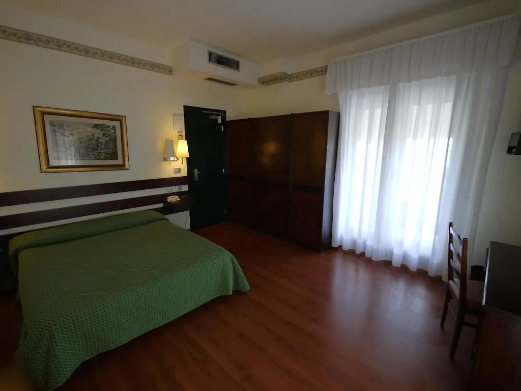 Hotel Piccadilly Lido di Camaiore 3*,  Italy